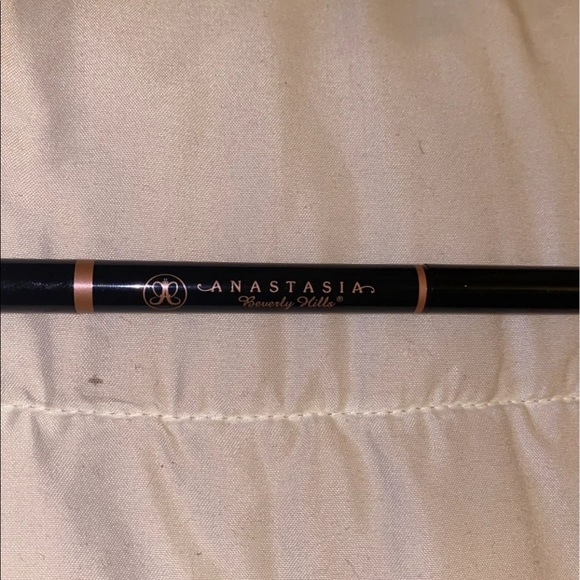Anastasia Beverly Hills Other - Anastasia Beverly Hills brow definer pencil
